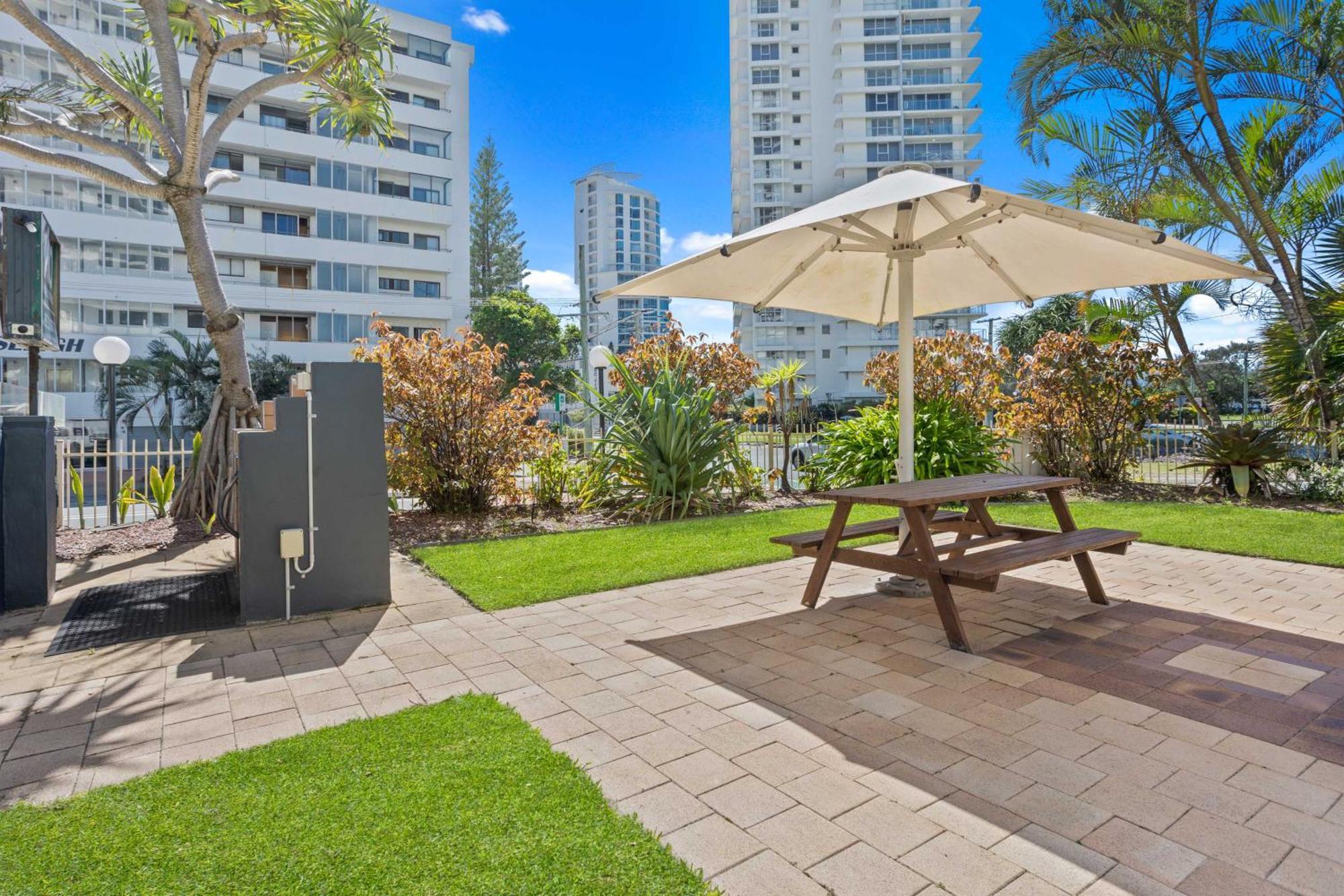 Hi Ho Beach Apartments On Broadbeach Gold Coast Buitenkant foto