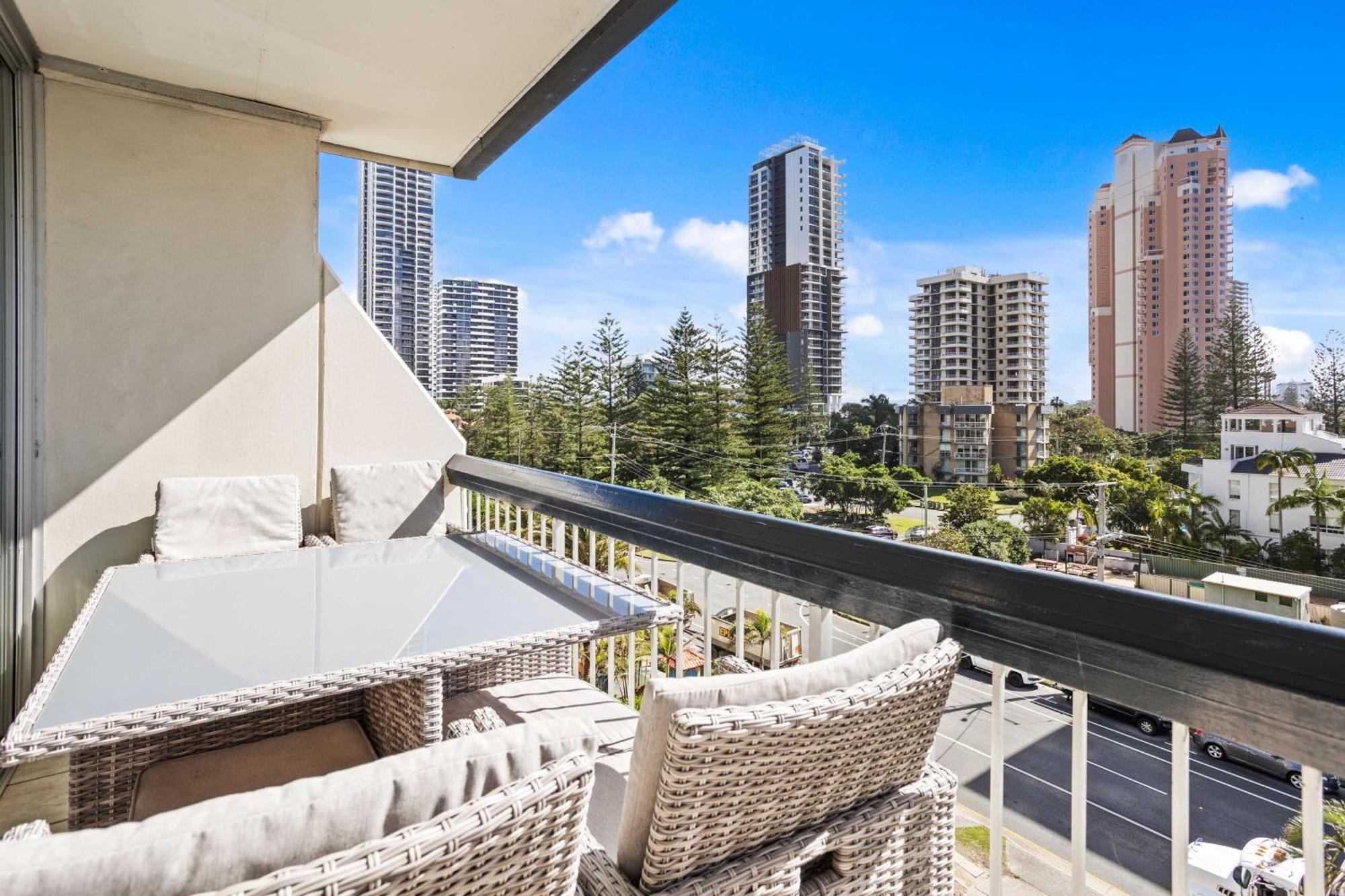 Hi Ho Beach Apartments On Broadbeach Gold Coast Buitenkant foto