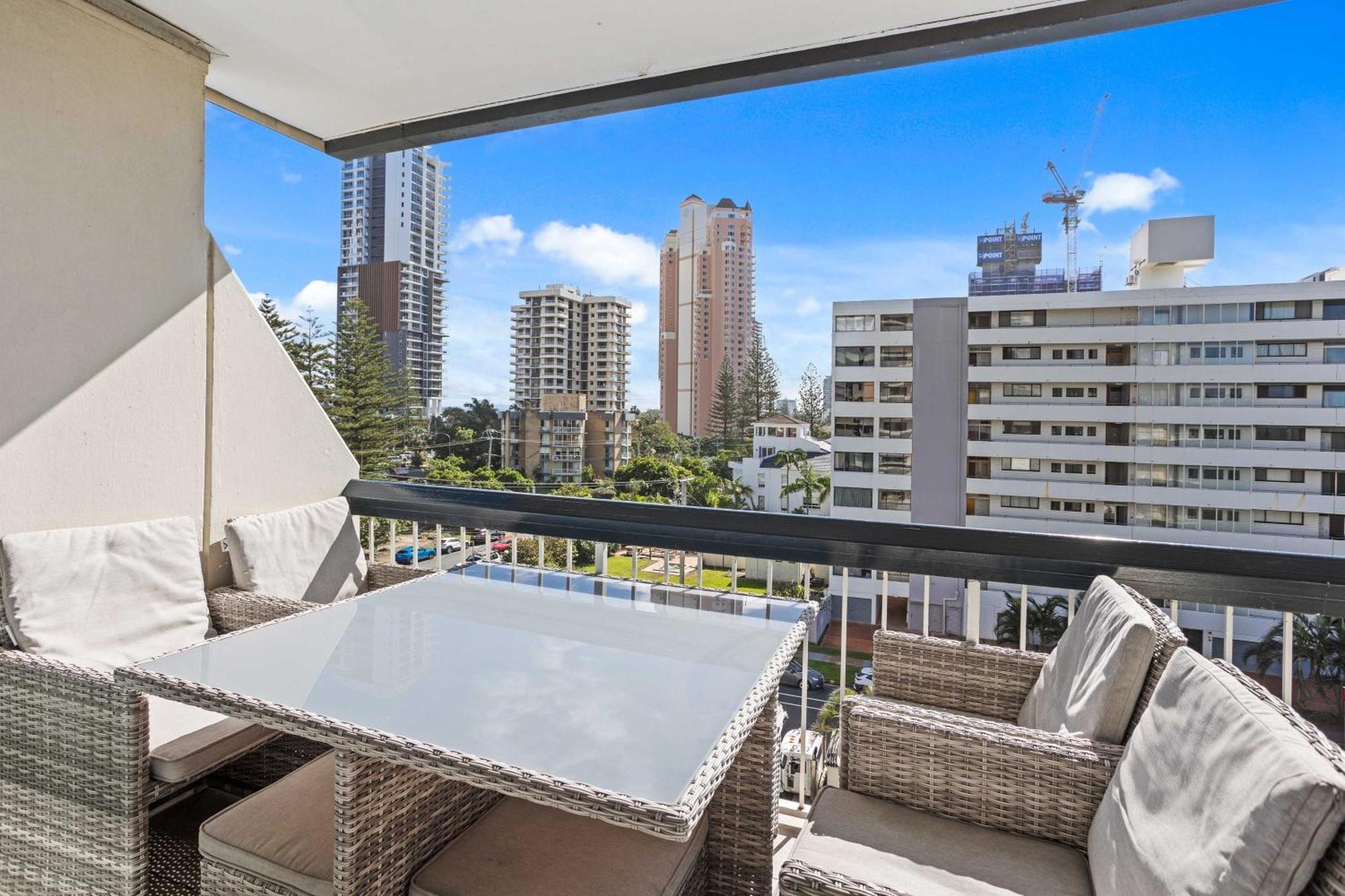 Hi Ho Beach Apartments On Broadbeach Gold Coast Buitenkant foto