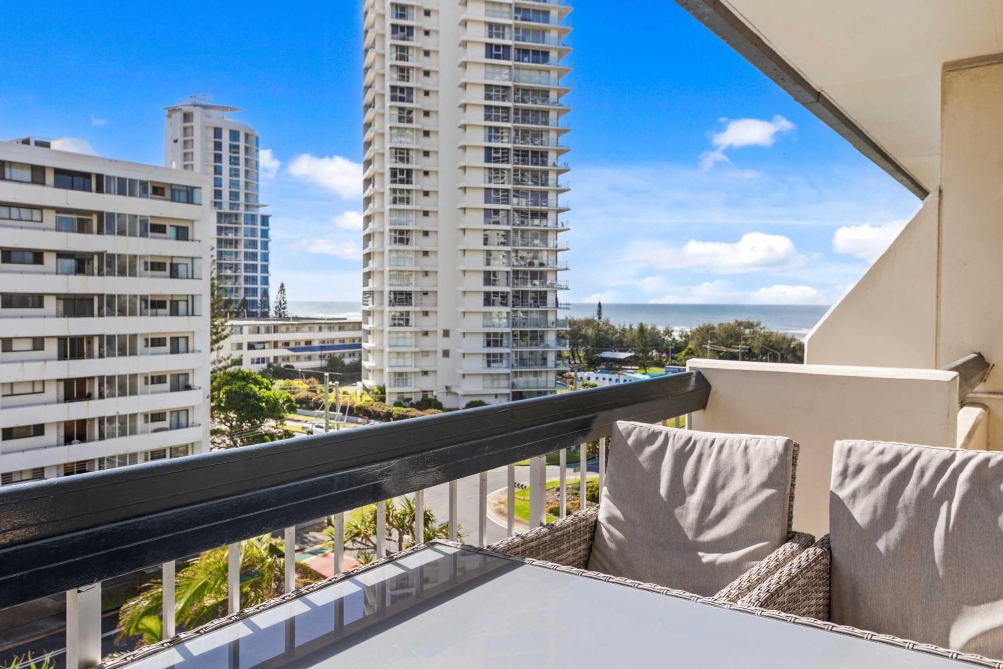Hi Ho Beach Apartments On Broadbeach Gold Coast Buitenkant foto
